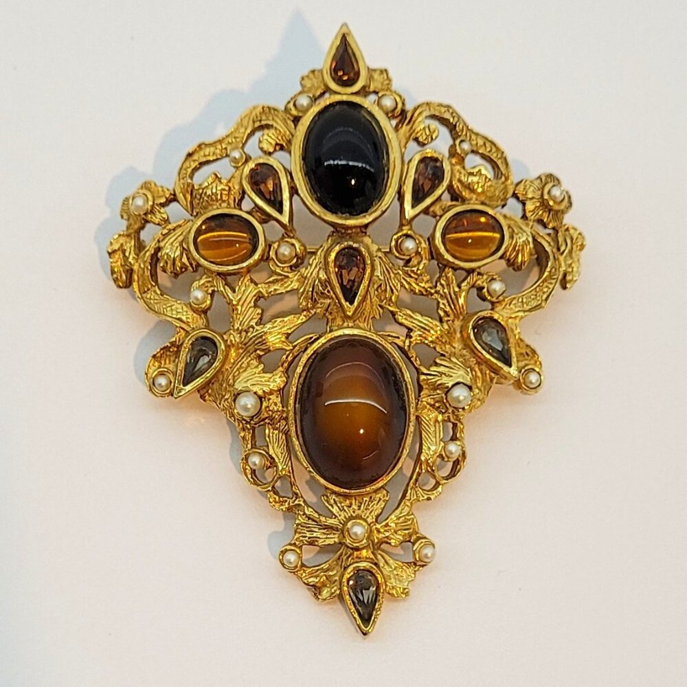 Vintage Gold Tone Cabochon/rhinestone/pearl Vans Authentic  Brooch Numbered 7024